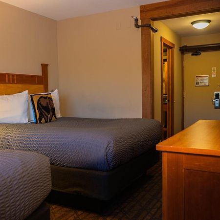 The Black Bear Lodge At Stratton Mountain Resort Bagian luar foto